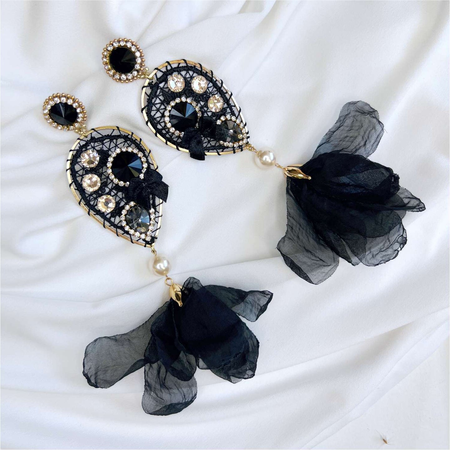 Black earrings on lace with flowers 501 Blacki IV dream catchers