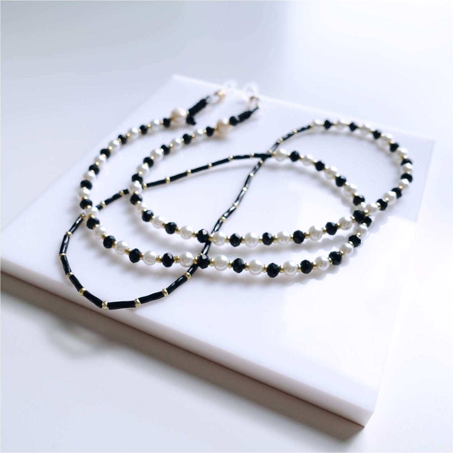 Black and white crystal glasses chain, Demedis EGC502