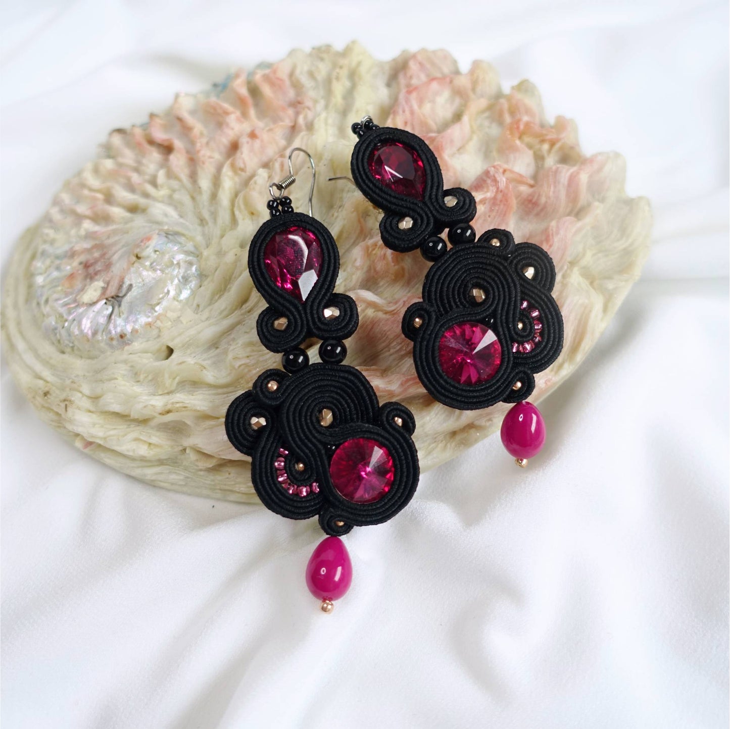 Black and pink soutache earrings with crystals 30 BlackRossy