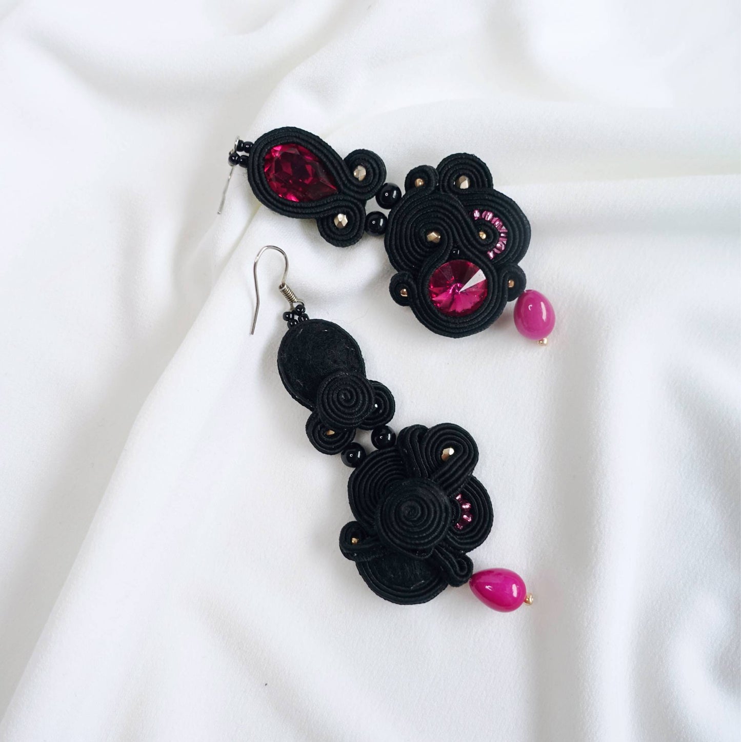 Black and pink soutache earrings with crystals 30 BlackRossy