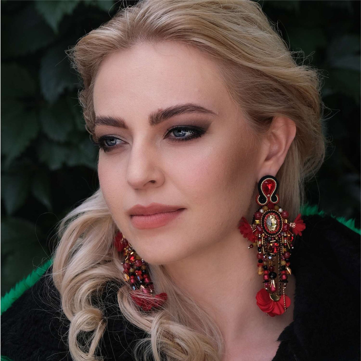 Red earrings with flowers, coral and topaz 411 Carmen