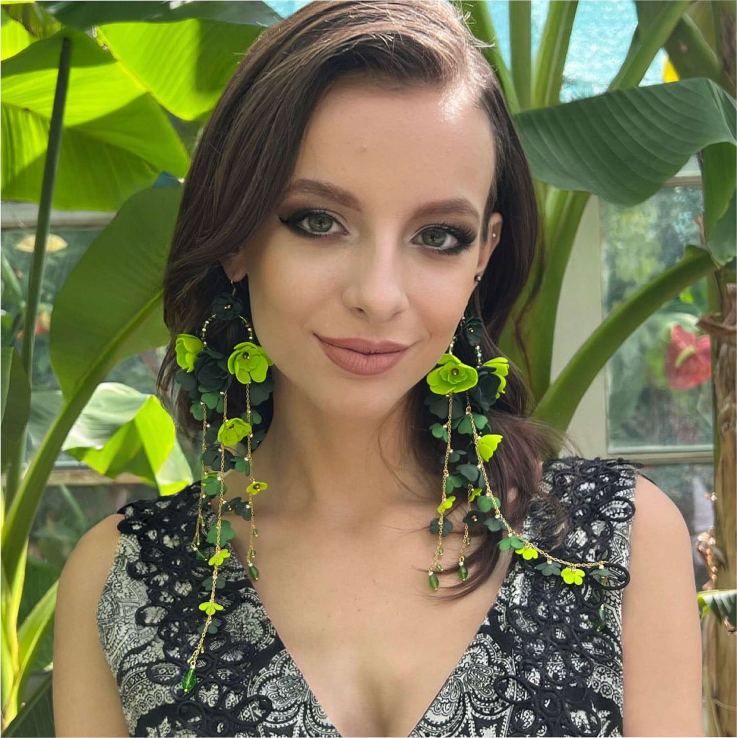 Pendientes largos de flores verdes con cadena de oro 859 Green New Gardenia S