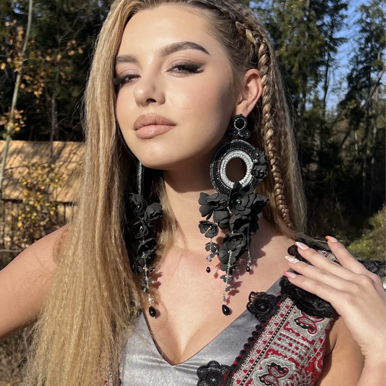 Black flower hoop earrings on gold chain 862 BlackSilver Viseria B