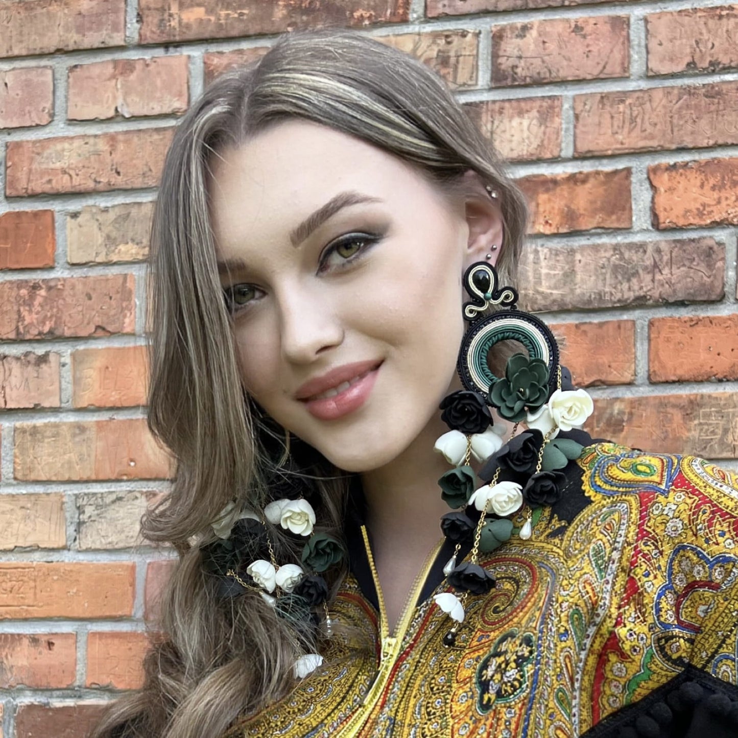 Black Green Flower Hoop Earrings 862 Green Black Viseria