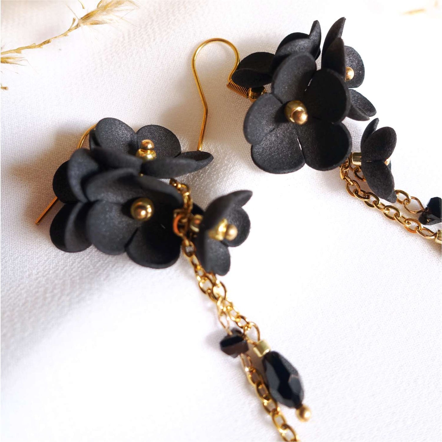 Black Daisy DK850 Flower Earrings on Gold Chain