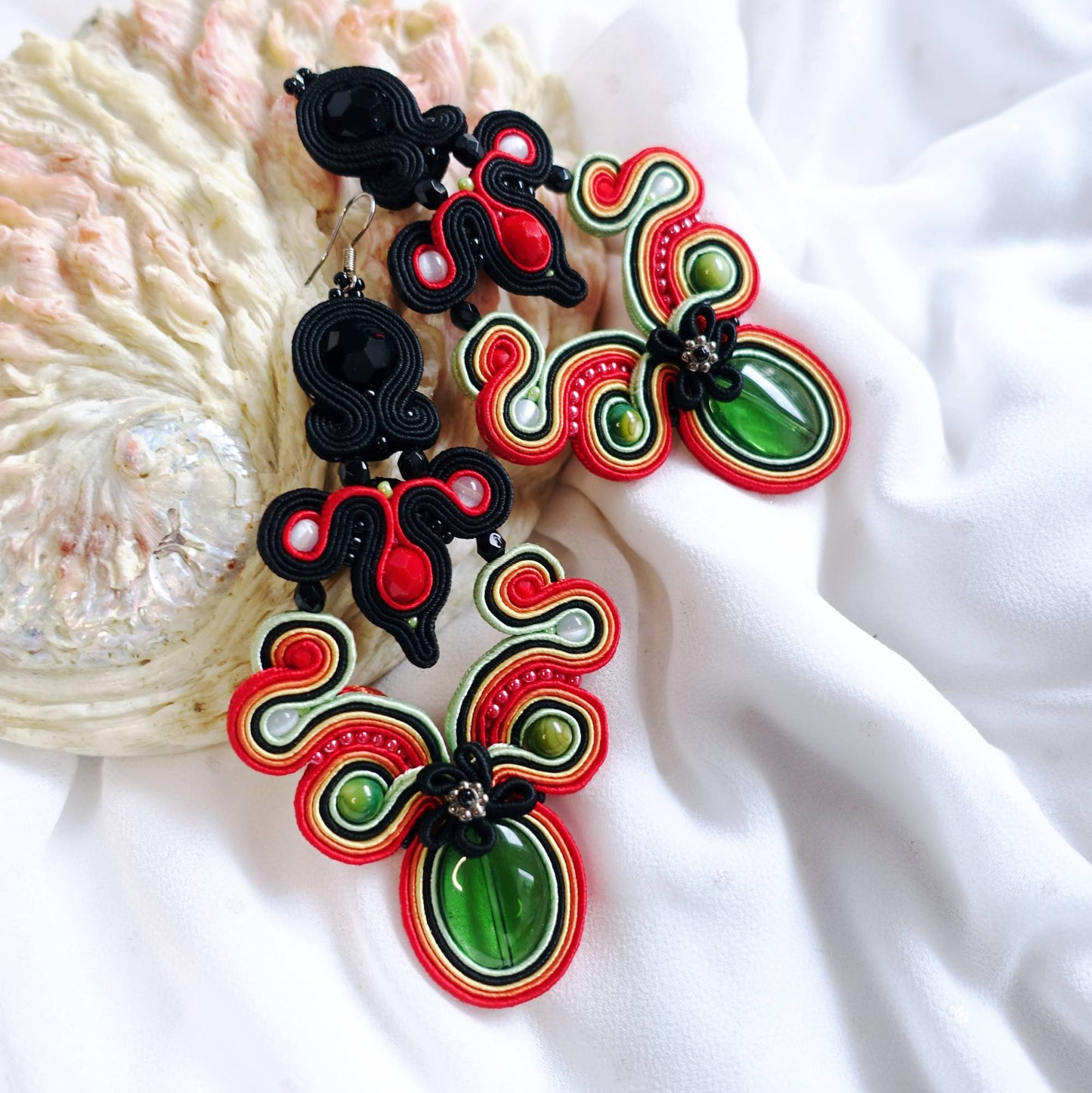 Folk ethnic earrings soutache black and red 129 Harnas