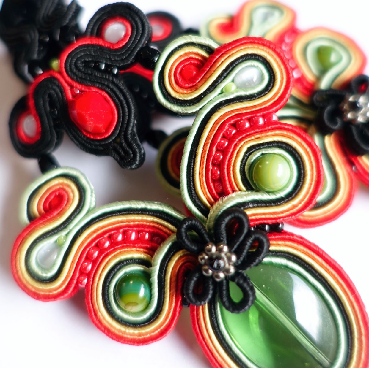 Folk ethnic earrings soutache black and red 129 Harnas