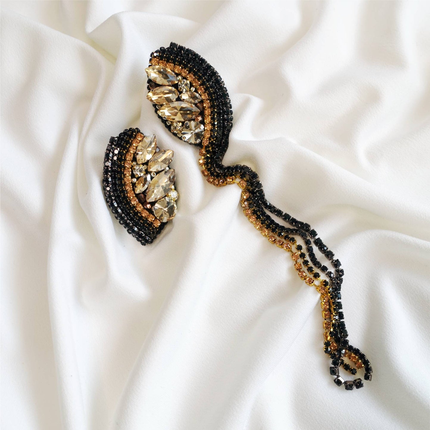 Black and gold earrings short and long model 510 Marcela mish-mash