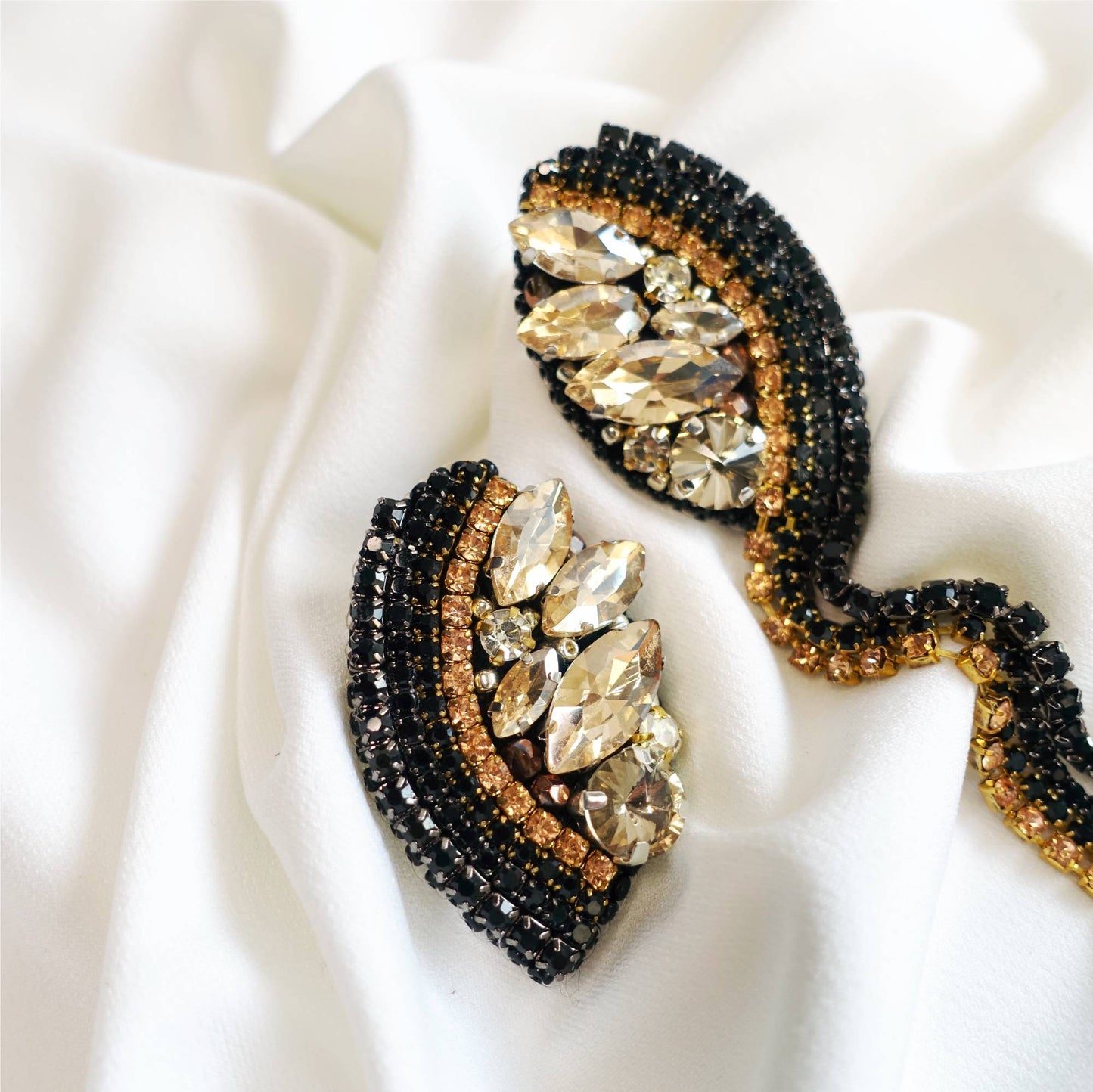 Black and gold earrings short and long model 510 Marcela mish-mash