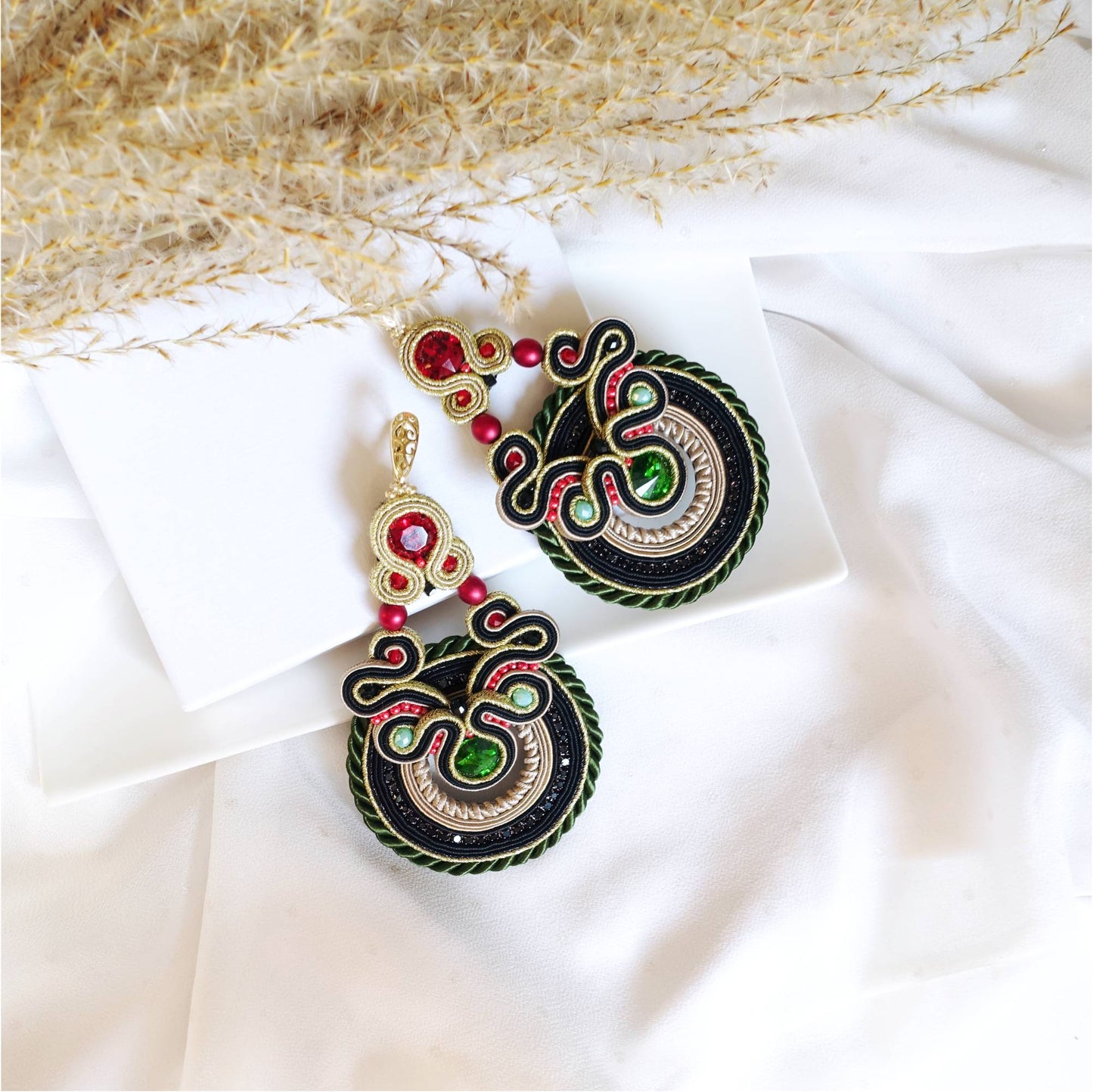 Pendientes étnicos folklóricos de aro de soutache, 134 Polka Pequeño