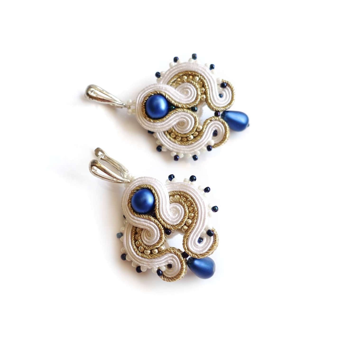 Pendientes de soutache azul blanco 123 Jasmina
