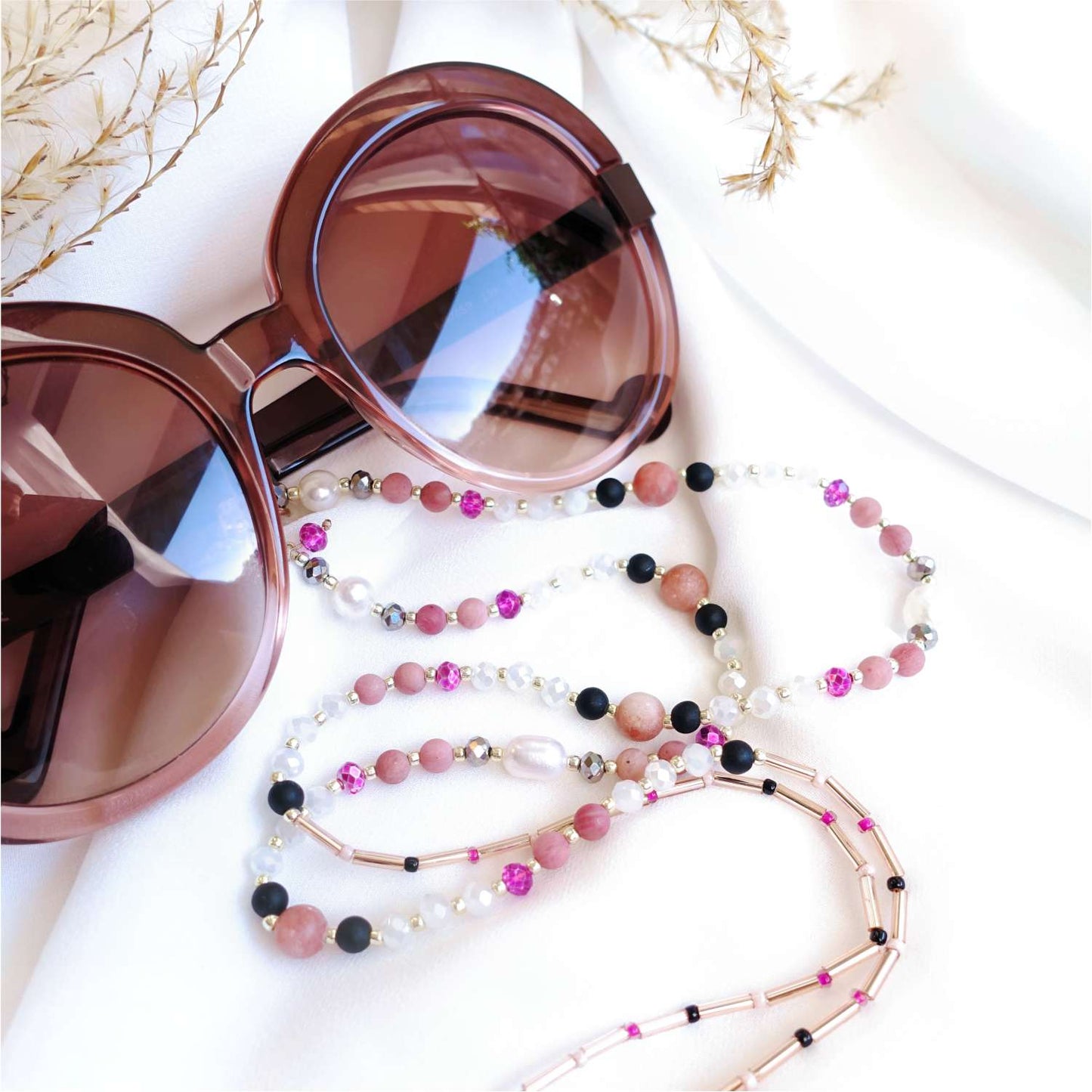 Pink glasses chain with natural stones onyx, rhodonite, agate, LadyPink EGC516