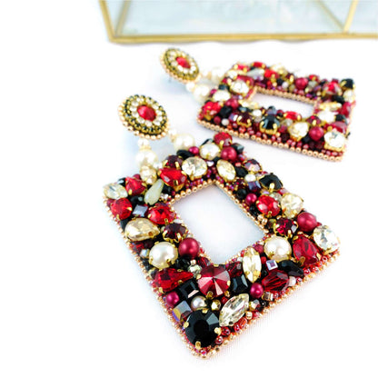 Pendientes rectangulares rojos y negros con cristales 609 Donna