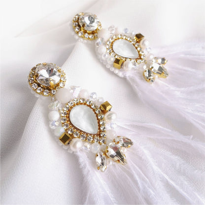 White and Gold Ostrich Feather and Crystal Earrings – Model 450 WhiteBird