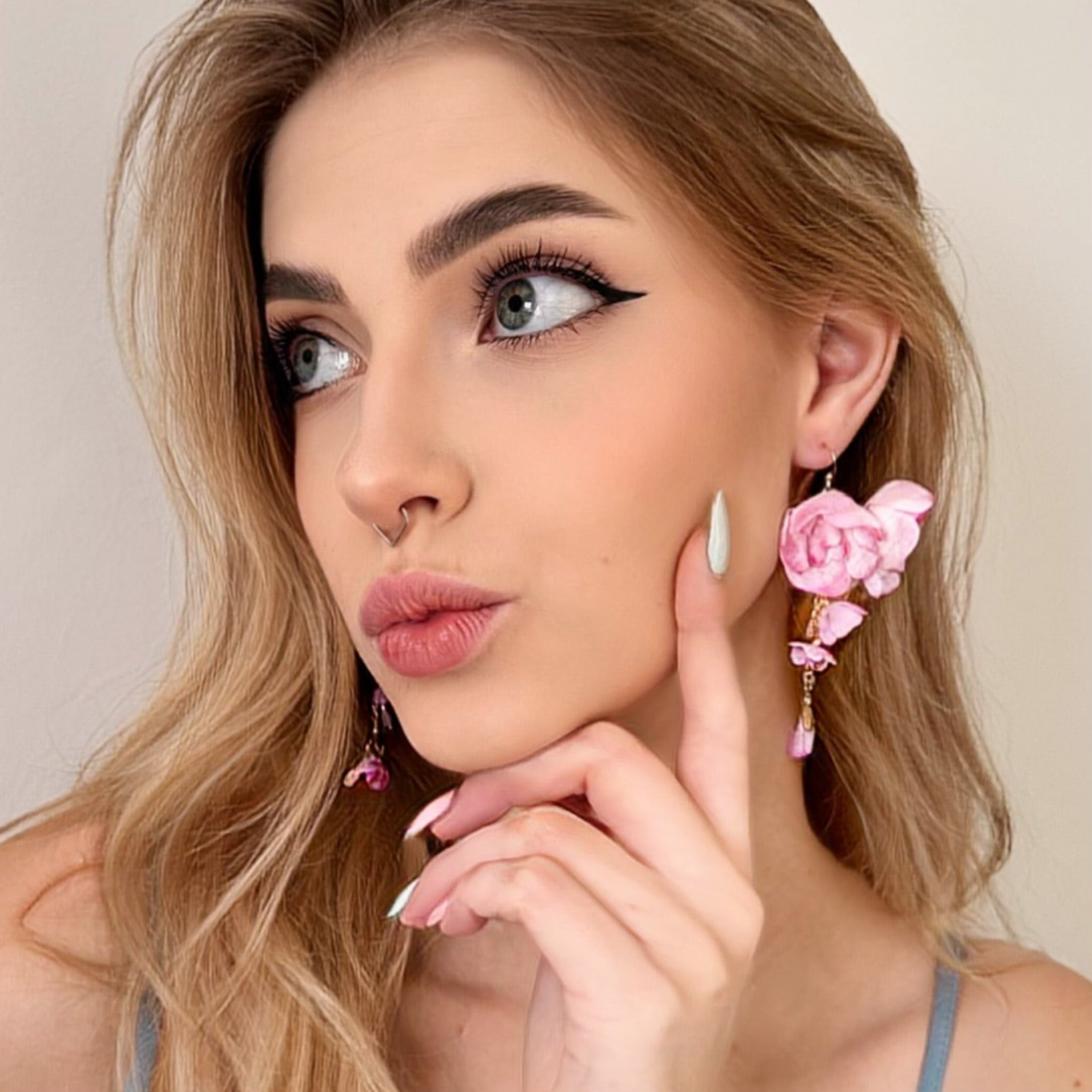 Różowe kolczyki kwiaty - 855 PinkOmbre Gardenia