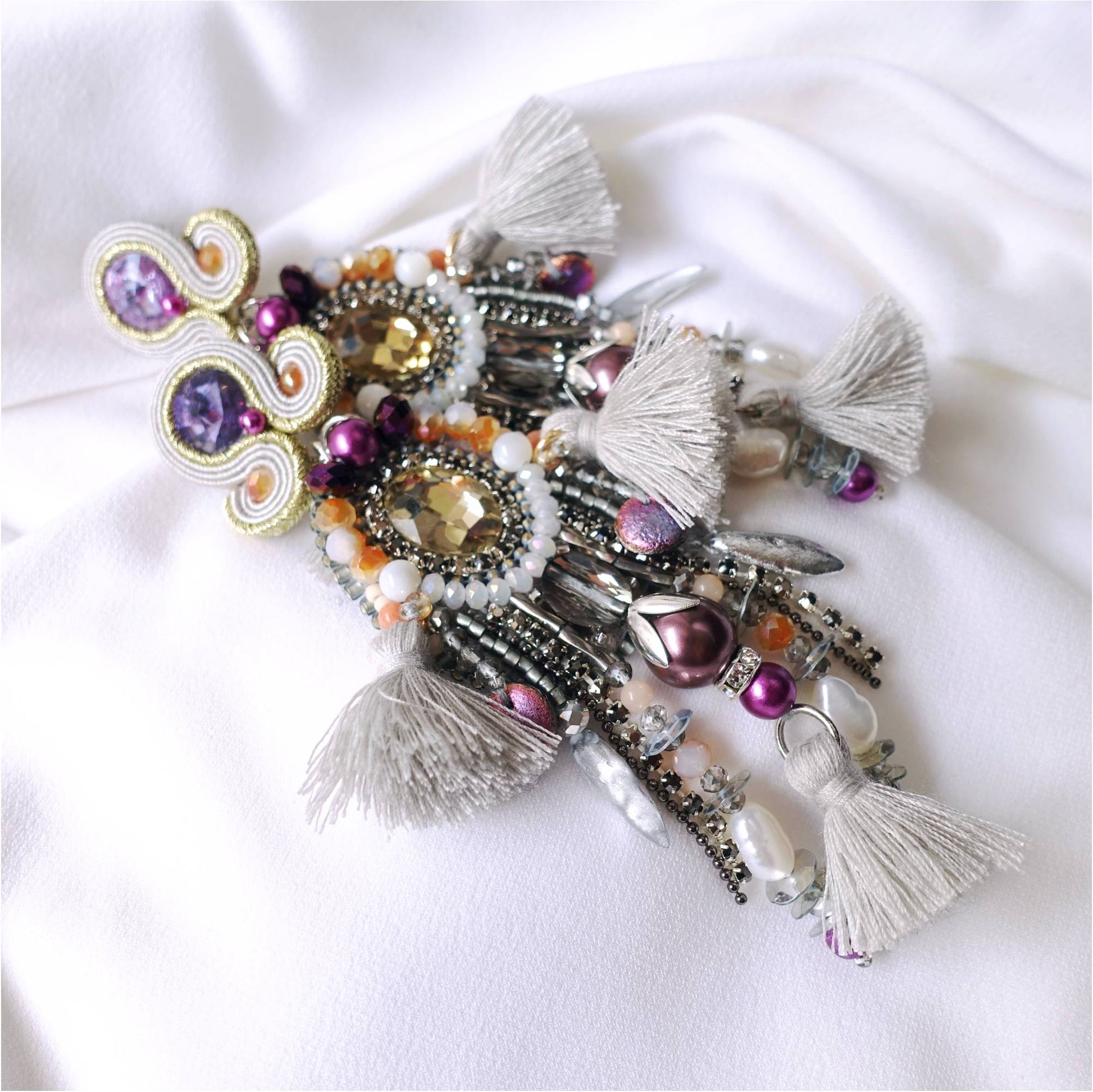 Pendientes de soutache morado de plata con jadeítas y flecos, 411 Ramala