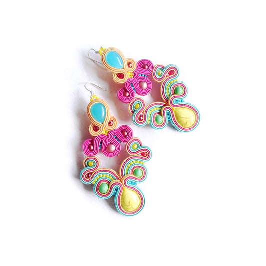 Pendientes de soutache coloridos con howlitas, 129 Arcoíris